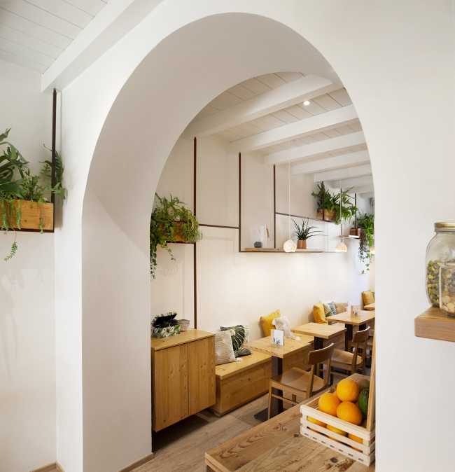 Design dalle linee sottili e una moodboard naturale per il Bloom 33 Botanic Bar di via Mazzini a Crema