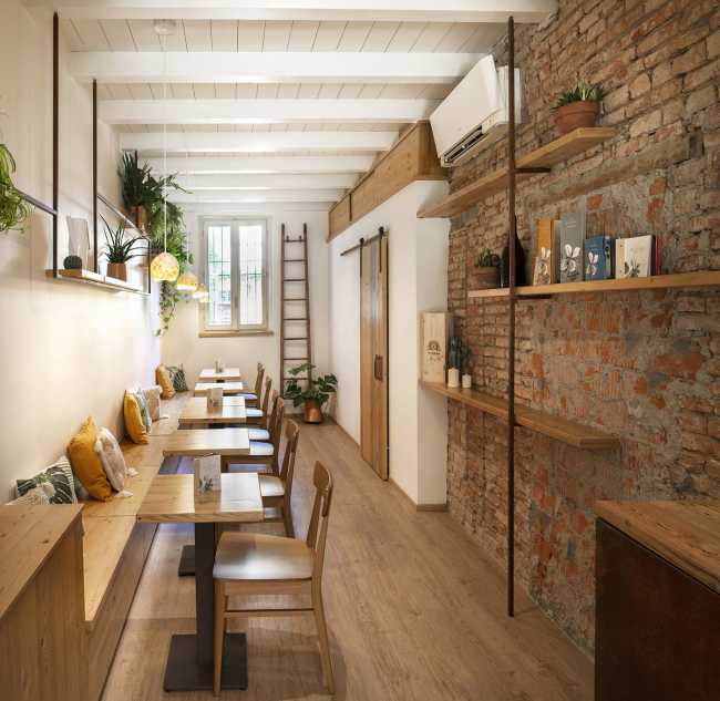 Design dalle linee sottili e una moodboard naturale per il Bloom 33 Botanic Bar di via Mazzini a Crema