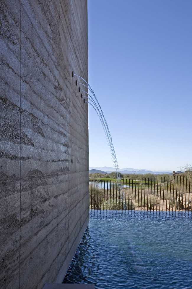 Desert Wing, a villa in the Sonora desert that echoes the surrounding landscape