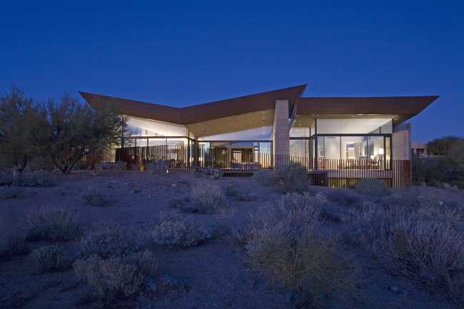 Desert Wing, a villa in the Sonora desert that echoes the surrounding landscape