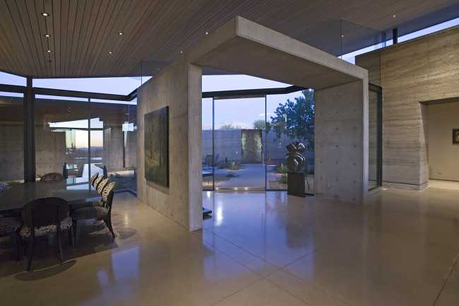 Desert Wing, a villa in the Sonora desert that echoes the surrounding landscape