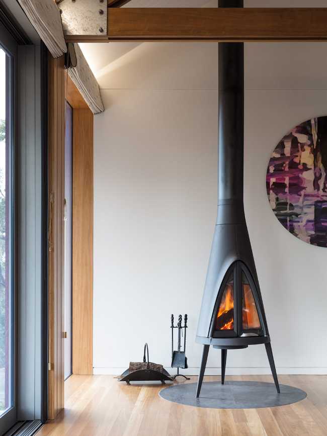 L-House, two existing structures cleverly adapted in the L-shape