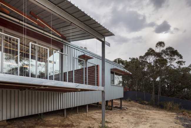 L-House, two existing structures cleverly adapted in the L-shape