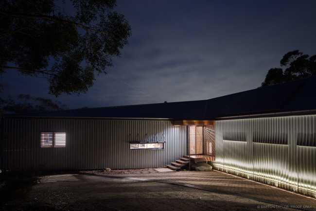 L-House, two existing structures cleverly adapted in the L-shape