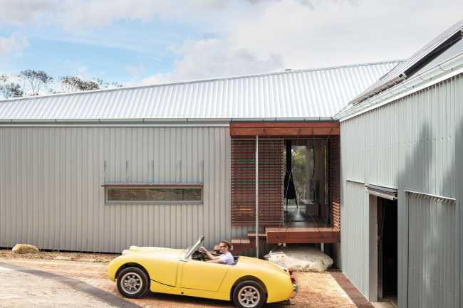 L-House, two existing structures cleverly adapted in the L-shape