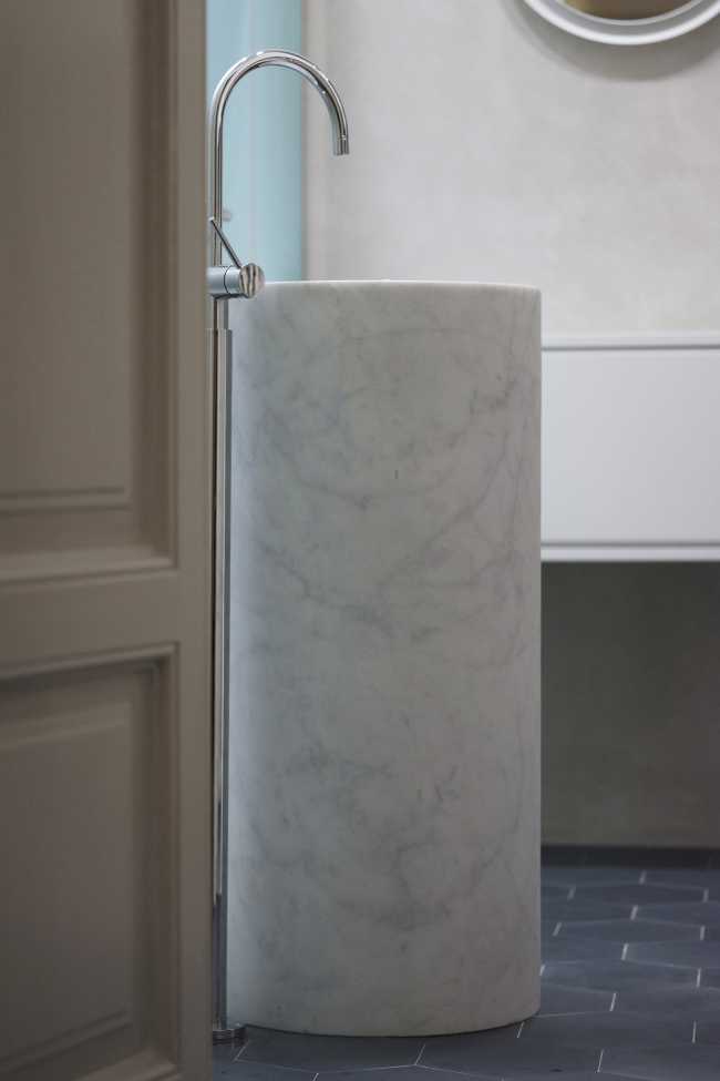 The project of Casa G in Bergamo and the importance of giving value to everyday actions by staying significantly in the present, while honoring the past