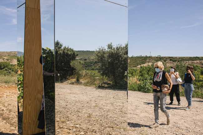 Ephemeral installation in the Spanish vineyards: the essence of wine in design, LAN- 4