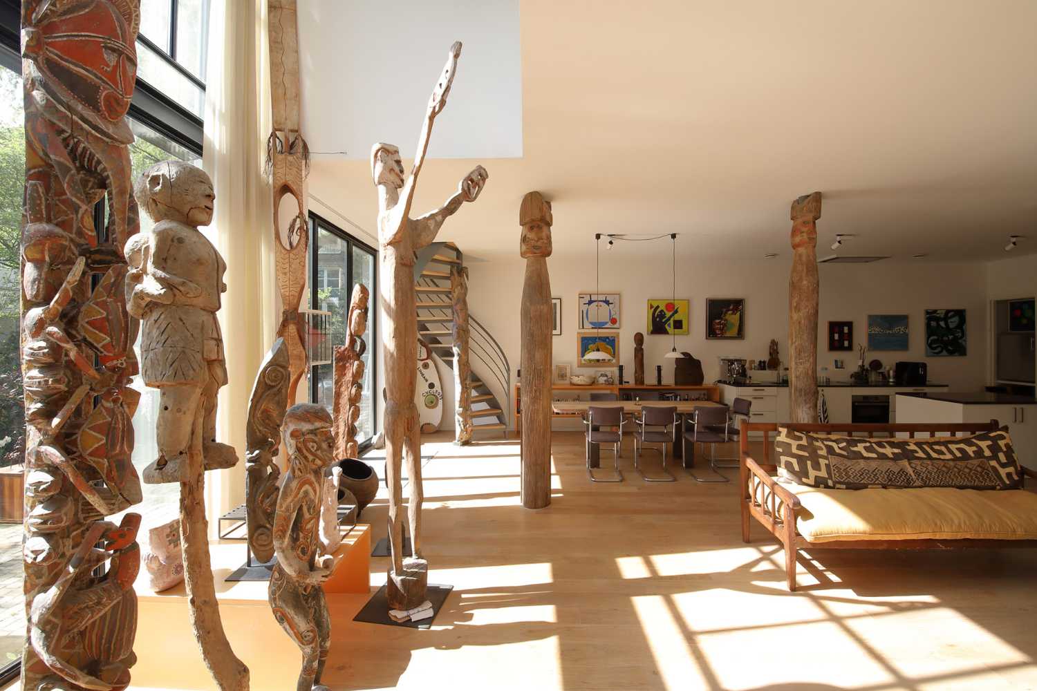 En el espacio de The Art Collector, la arquitectura secunda el arte