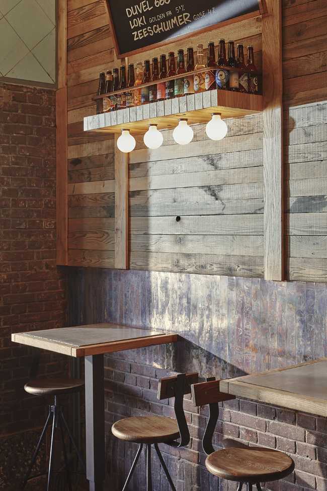 De Biertuin West en Ámsterdam. Interior y exterior inspirados en la biergärten alemana