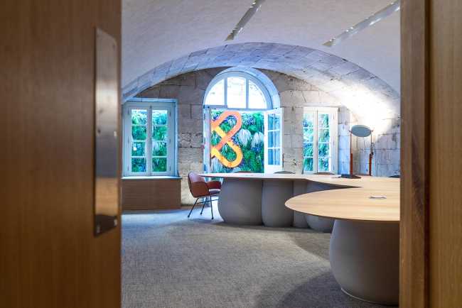 XAPO, une banque de cryptomonnaies dans une caserne abandonnée. Une architecture entre histoires et ère numérique.