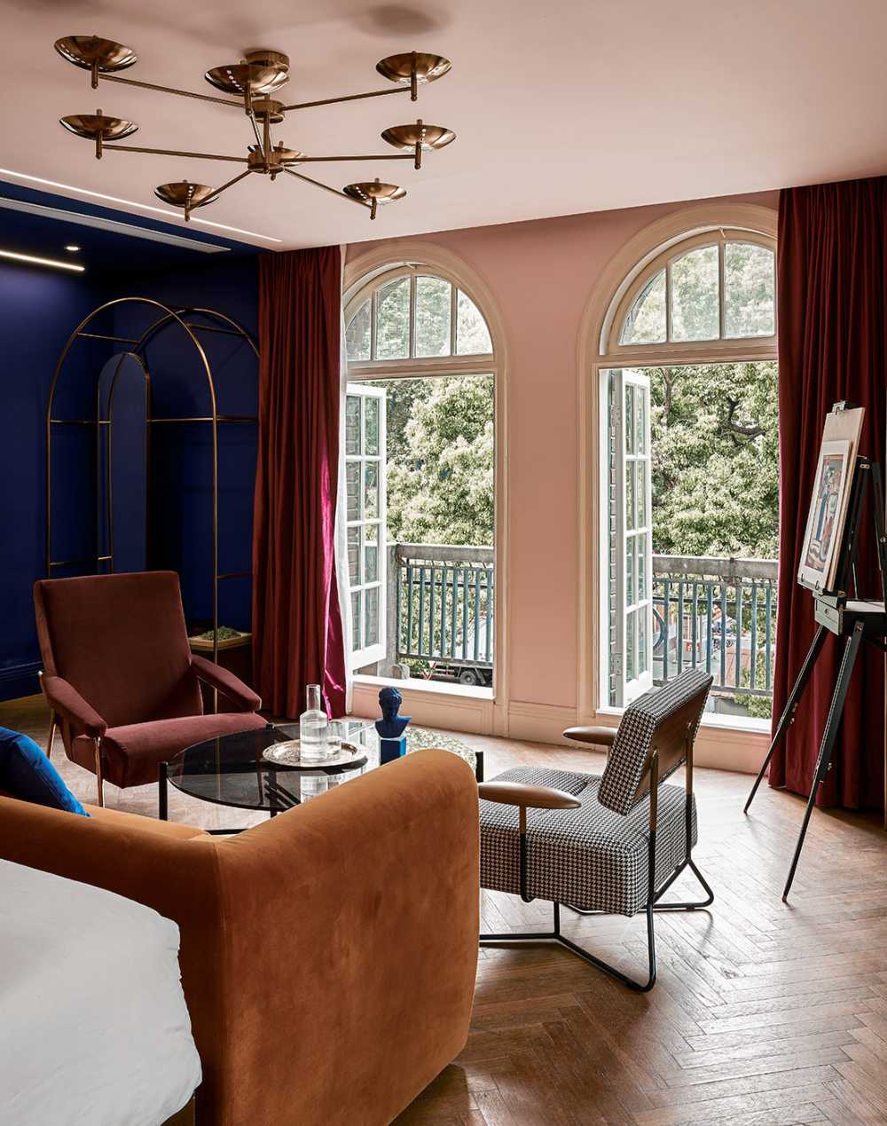Nuovo look per l'antico YMCA Hotel: design all'insegna della sorpresa e dell'umorismo
