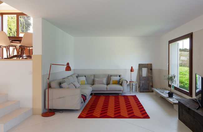 Casa em Afife. Architecture minimaliste conçue pour se fondre dans les pentes naturelles du terrain