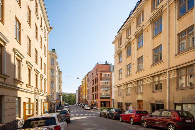 Red bricks for the extension of the old Finnish building Merimiehenkatu 20