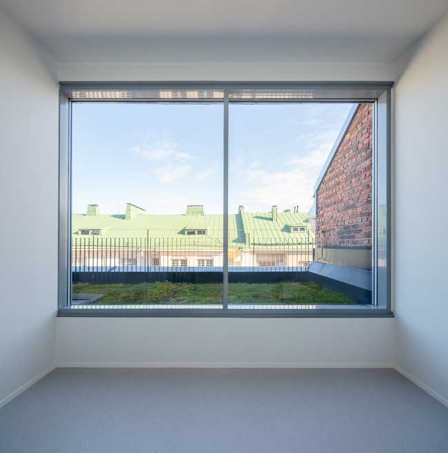 Red bricks for the extension of the old Finnish building Merimiehenkatu 20