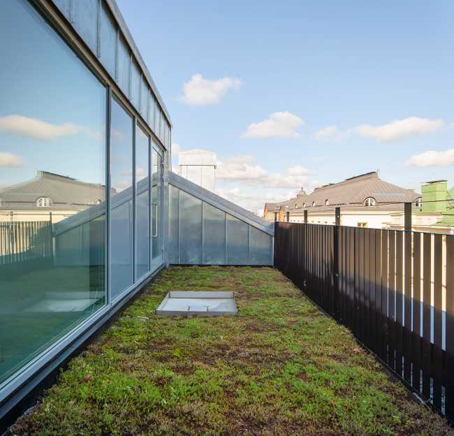 Red bricks for the extension of the old Finnish building Merimiehenkatu 20