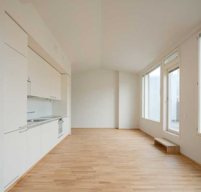 Red bricks for the extension of the old Finnish building Merimiehenkatu 20