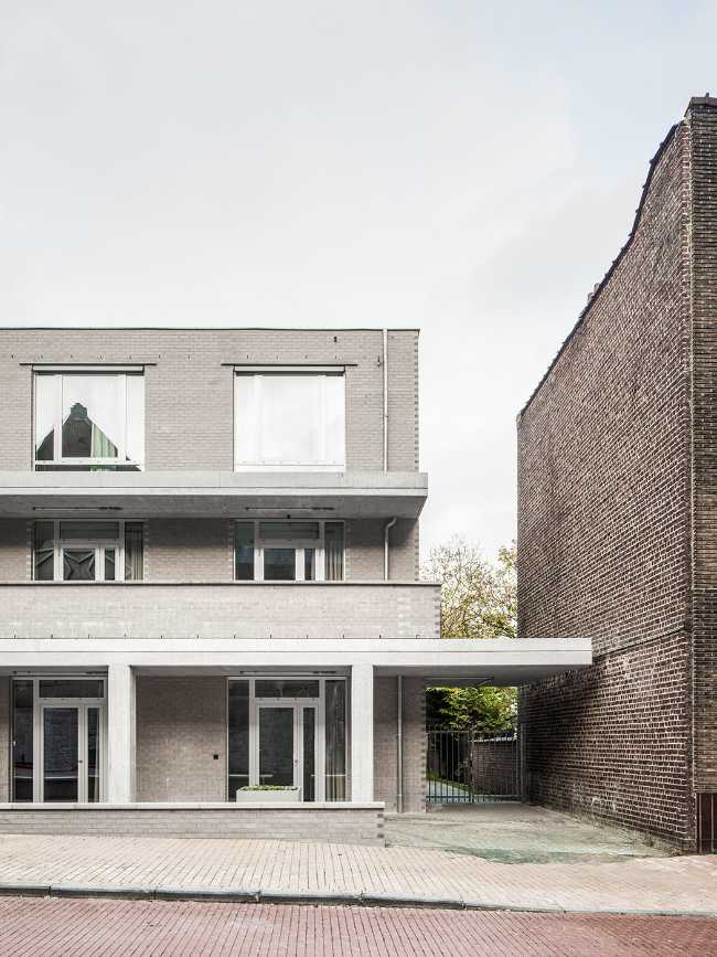 Lendrik. A building that houses citizen services while redefining the transition between public and private space