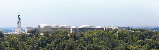 The Citadel of Budapest: a cultural and emblematic place inserted in the city's urban landscape.