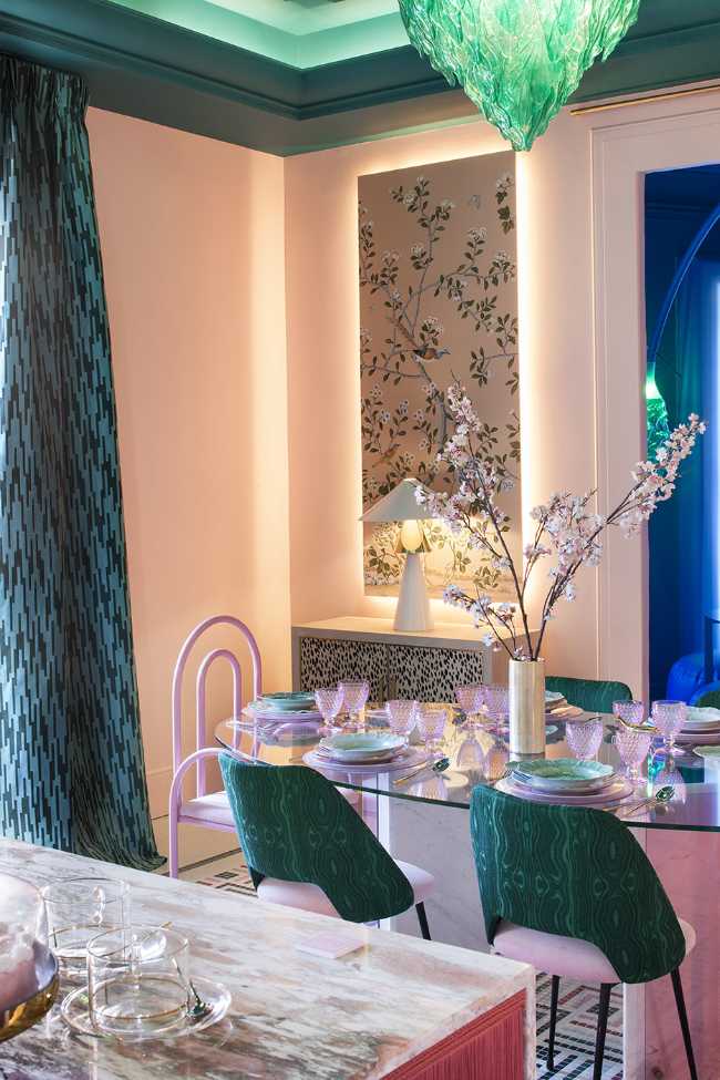 Audacity: shapes and colors for a space with bold colors