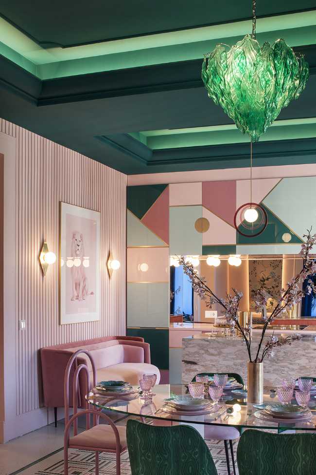 Audacity: shapes and colors for a space with bold colors