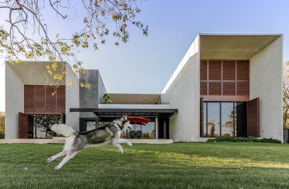 Winter House: una danza de volúmenes en la naturaleza virgen