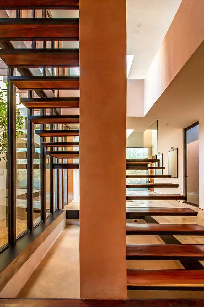 Winter House: una danza de volúmenes en la naturaleza virgen