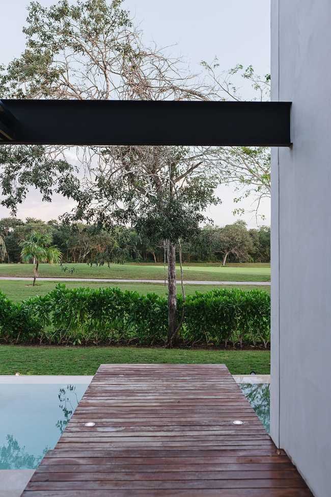 Winter House: una danza de volúmenes en la naturaleza virgen