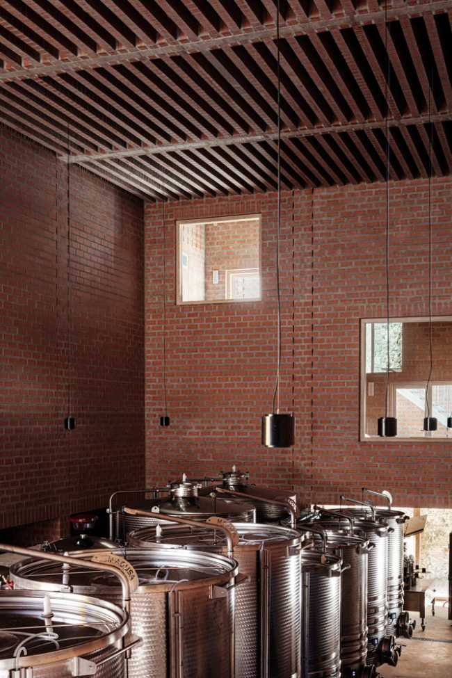 Producir vino en las estrechas calles de un pueblo histórico: Celler clos pachem 1507