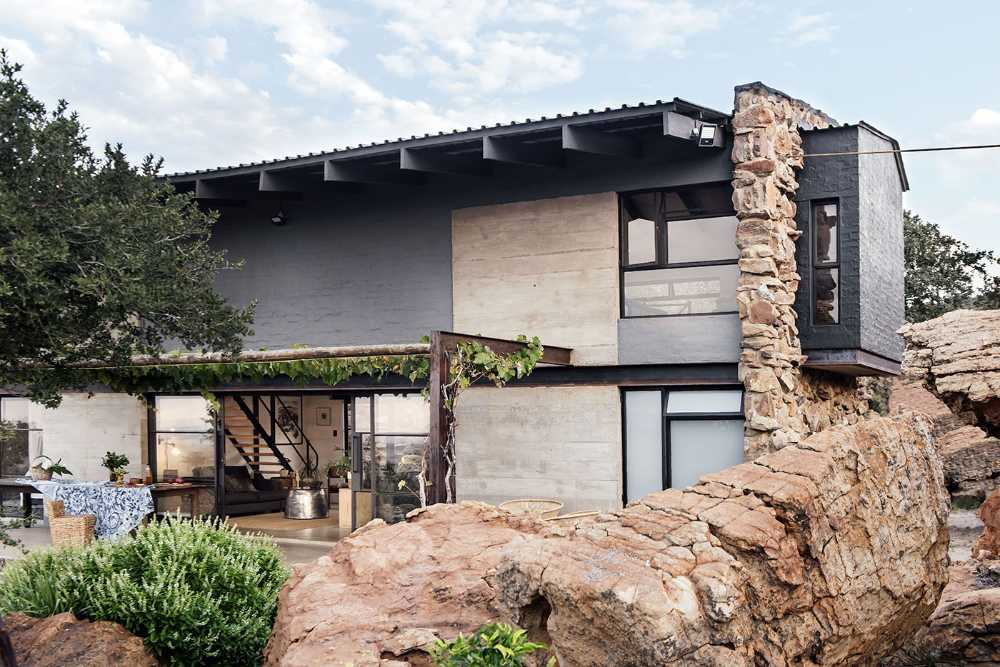 A stony façade for Cottage Rock, so you can climb the walls of your own home