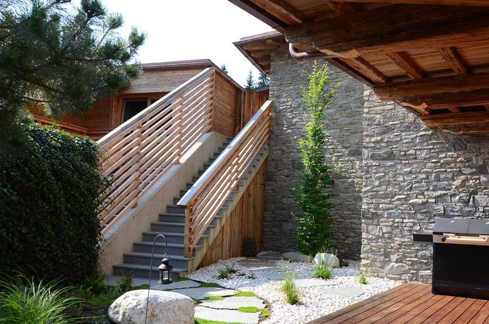 Villa tirolese in pietra e legno. Vivere il confort circondati dalla natura