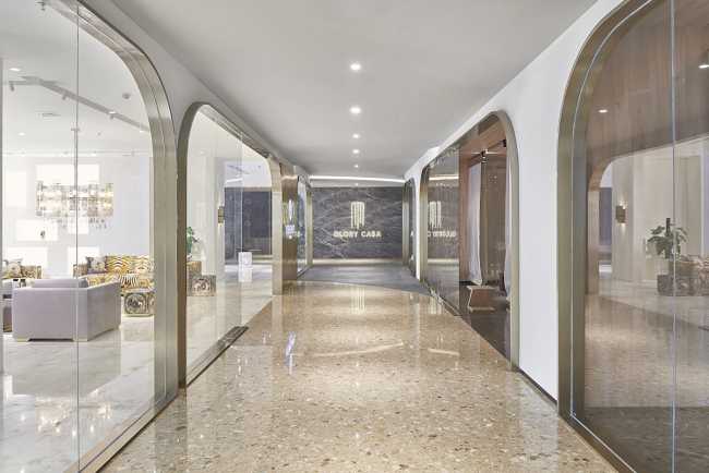 The full arch, an iconic element of Italian design, in Glory home showroom.