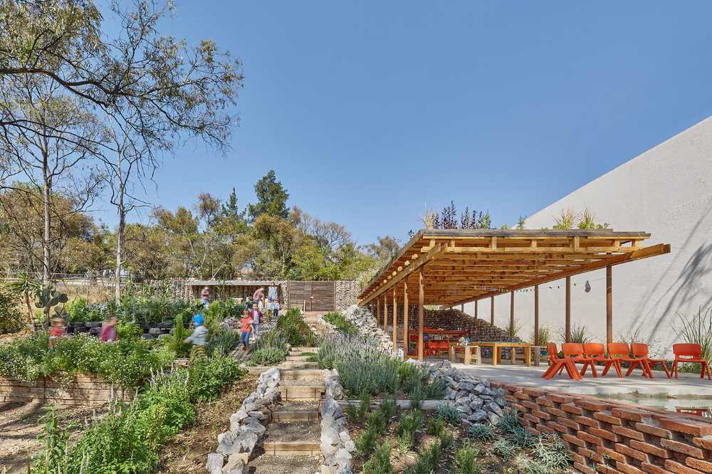 El Terreno. Un jardin urbain conçu comme un espace destiné à sensibiliser à la durabilité environnementale