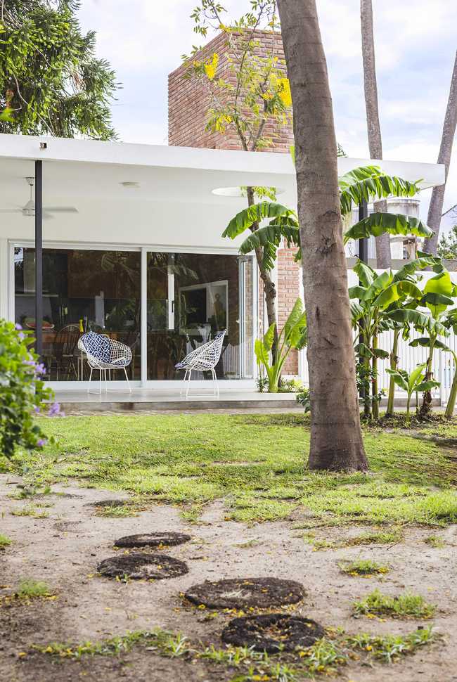 Goodbye to the boundaries between indoor and outdoor in El Quincho's project.