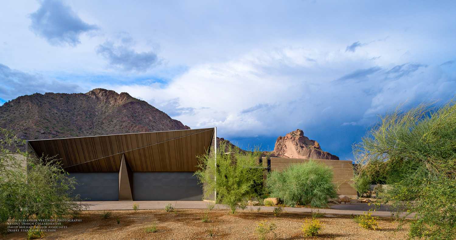 Playful collection of organic shapes in the desert: Dancing Light Residence