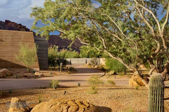 Playful collection of organic shapes in the desert: Dancing Light Residence