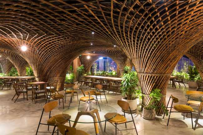 Restaurante de bambú ícono arquitectónico en Vietnam: Nocenco cafe