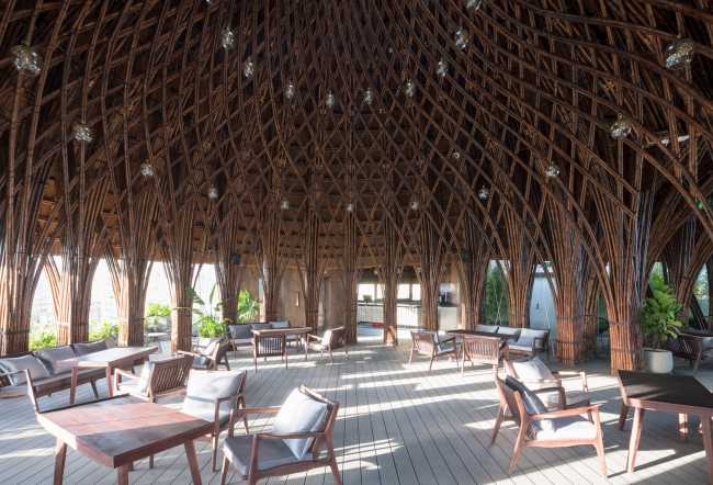 Restaurante de bambú ícono arquitectónico en Vietnam: Nocenco cafe