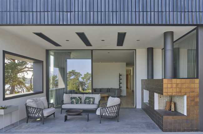 Villa Sagalid, the villa with ceramic walls that look as if they were painted by hand