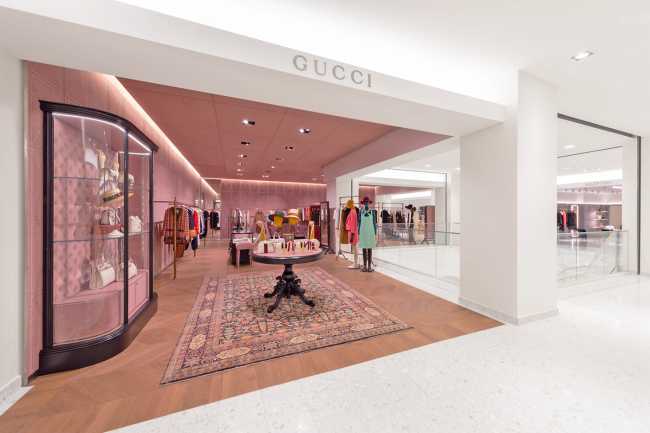 Holt Renfrew Ogilvy in Montreal. A sustainable space that houses the luxury of top brands.