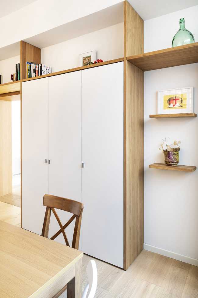 Mexico and Clouds. Bright colors, vintage pieces and custom furniture for a youthful and refreshing accommodation