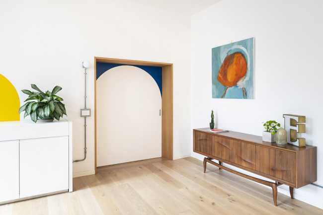 Mexico and Clouds. Bright colors, vintage pieces and custom furniture for a youthful and refreshing accommodation