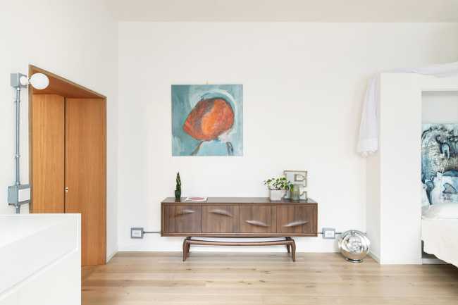 Mexico and Clouds. Bright colors, vintage pieces and custom furniture for a youthful and refreshing accommodation