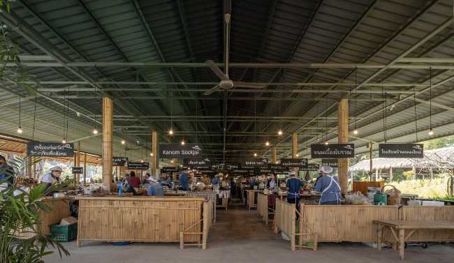 Patom, el pueblo ecológico que combina la sabiduría de la tradición con una estética atrevida y moderna