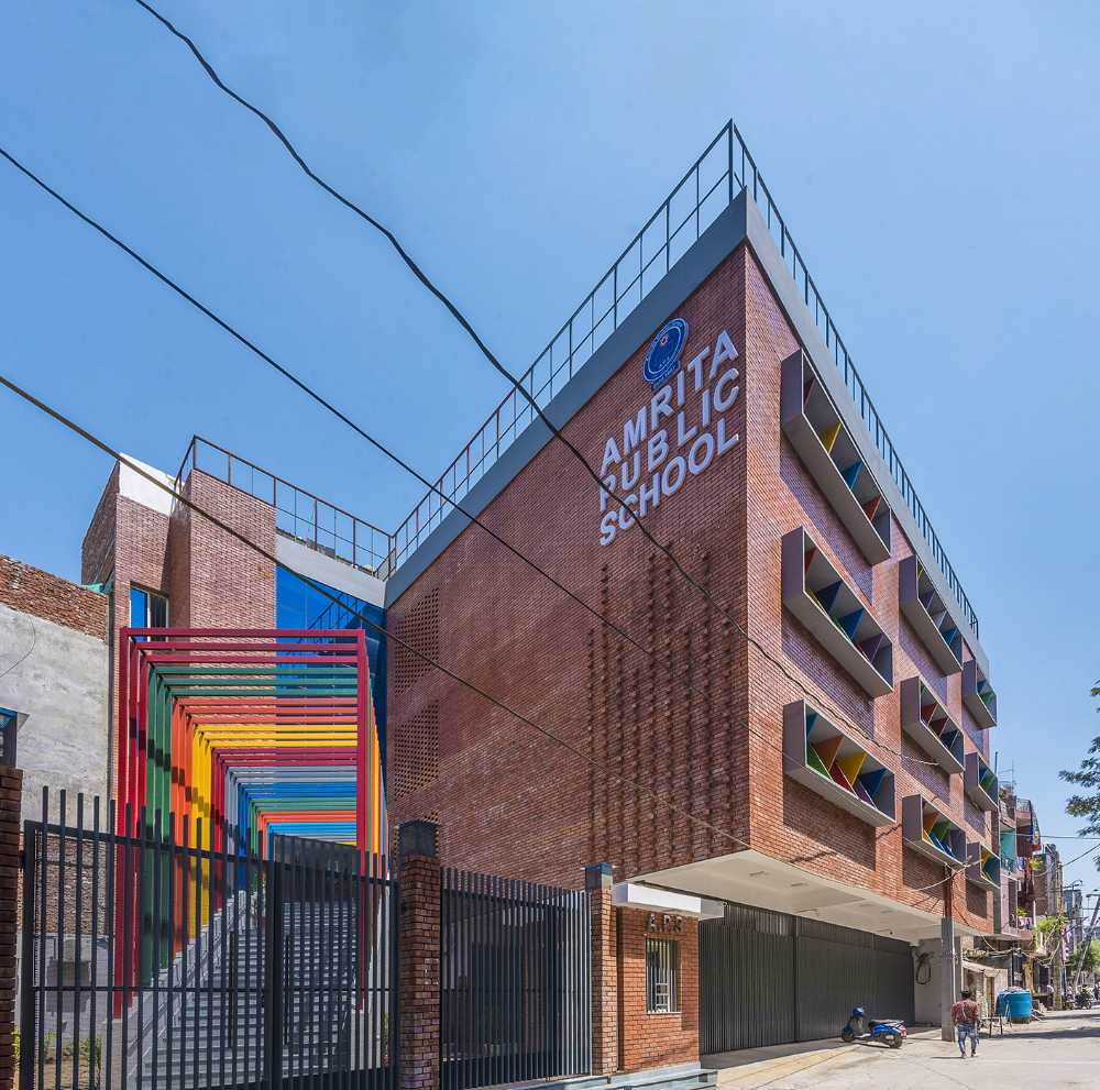 Urdaa School. A colourful, sustainable space to accompany children as they grow up