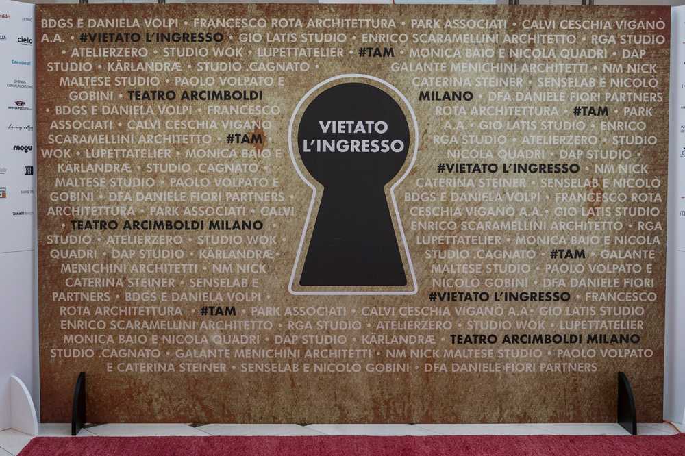 ‘Fuori dalle righe’ al Teatro degli Arcimboldi. Un luogo immersivo e raffinato a misura d’artista