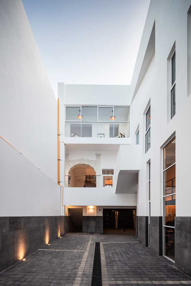 Mar Mediterráneo 34: a new materialityregeneratestheeclectic French-stylespaces