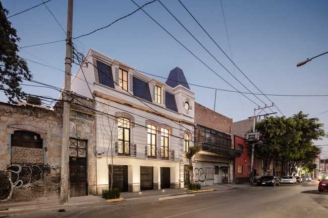 Mar Mediterráneo 34: a new materialityregeneratestheeclectic French-stylespaces