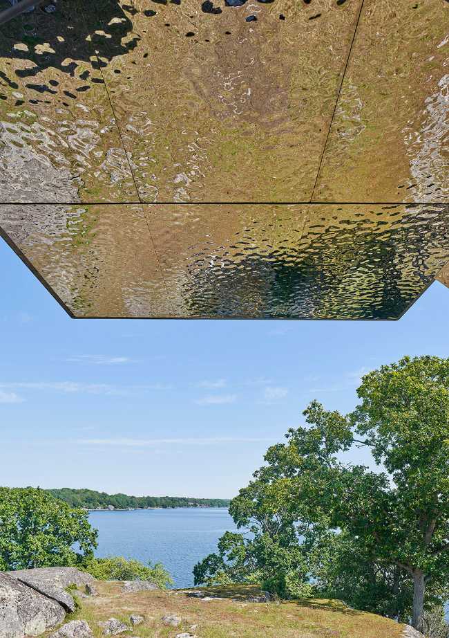 Synvillan, the illusion of a house dissolving in Scandinavian nature