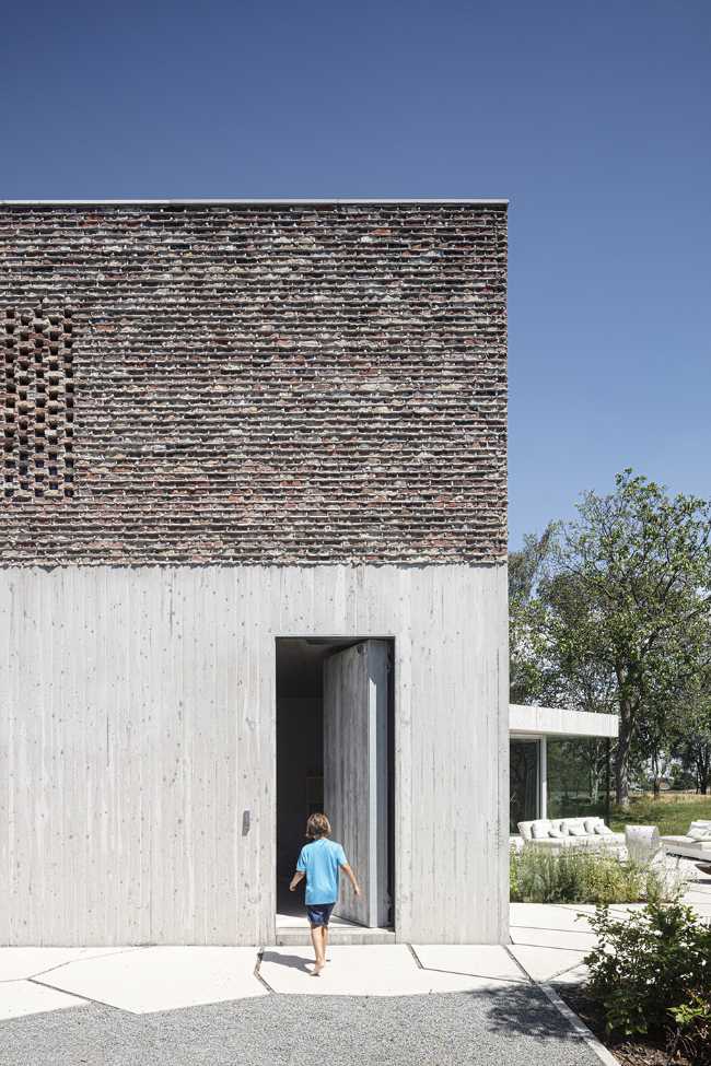 House DeDe: a soul inherited from the past that leaves room for the contemporary