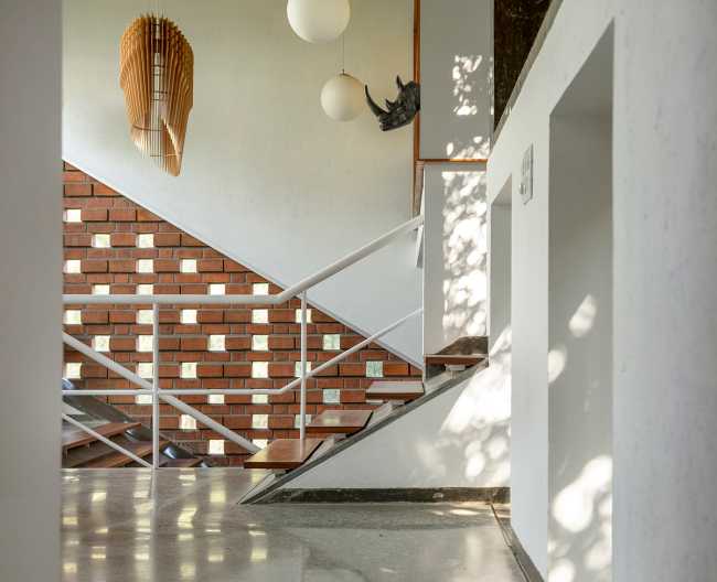Viaje al interior de sí mismos en la Inside Out House